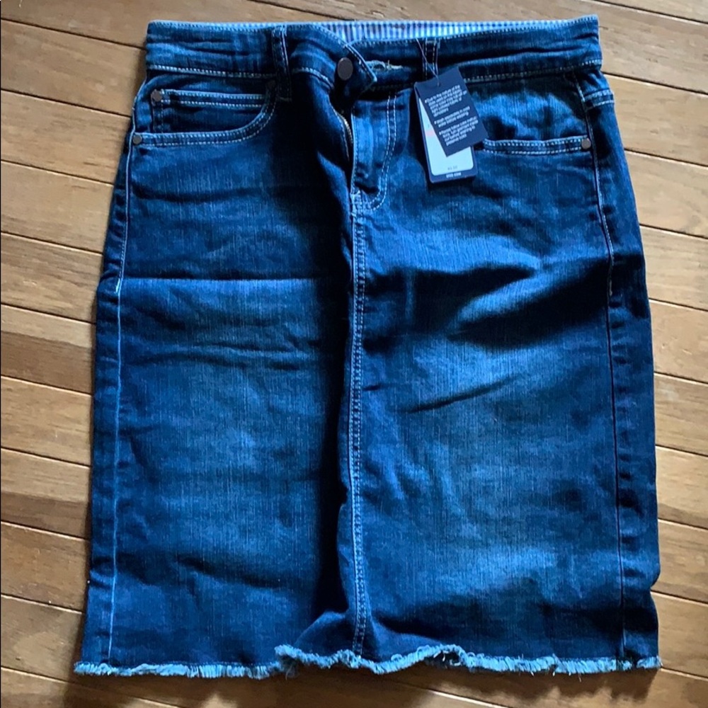 NWT Izod Jean Skirt